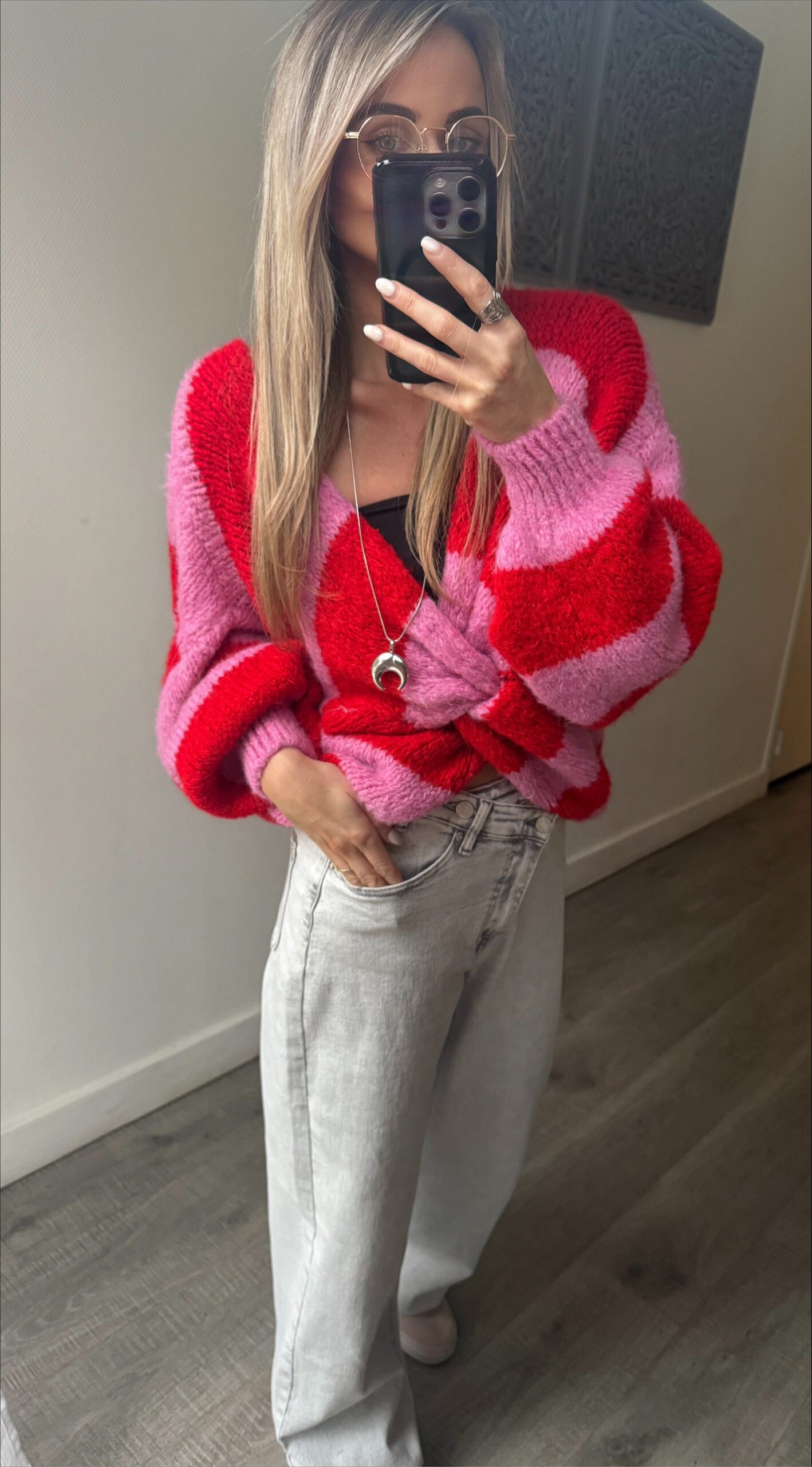 Amber sweater stripe red